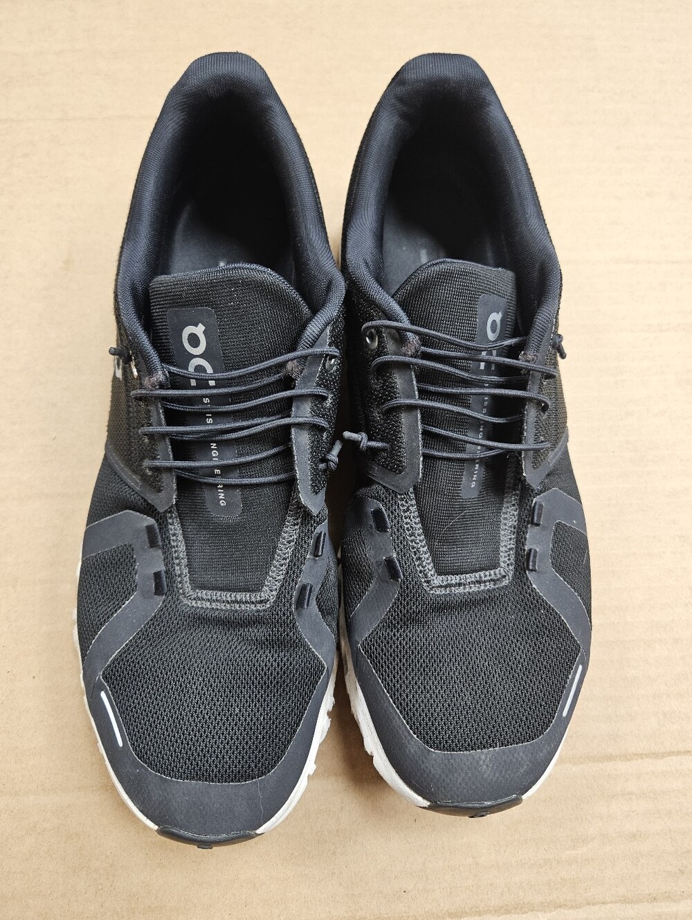 On Men's Cloud 5 Sneakers Black/White Running Casual Size 9.5 - Picture 4 of 10